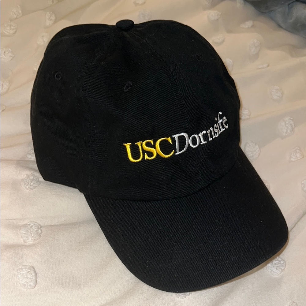 USC Dornsife Black Hat NWOT — Unisex